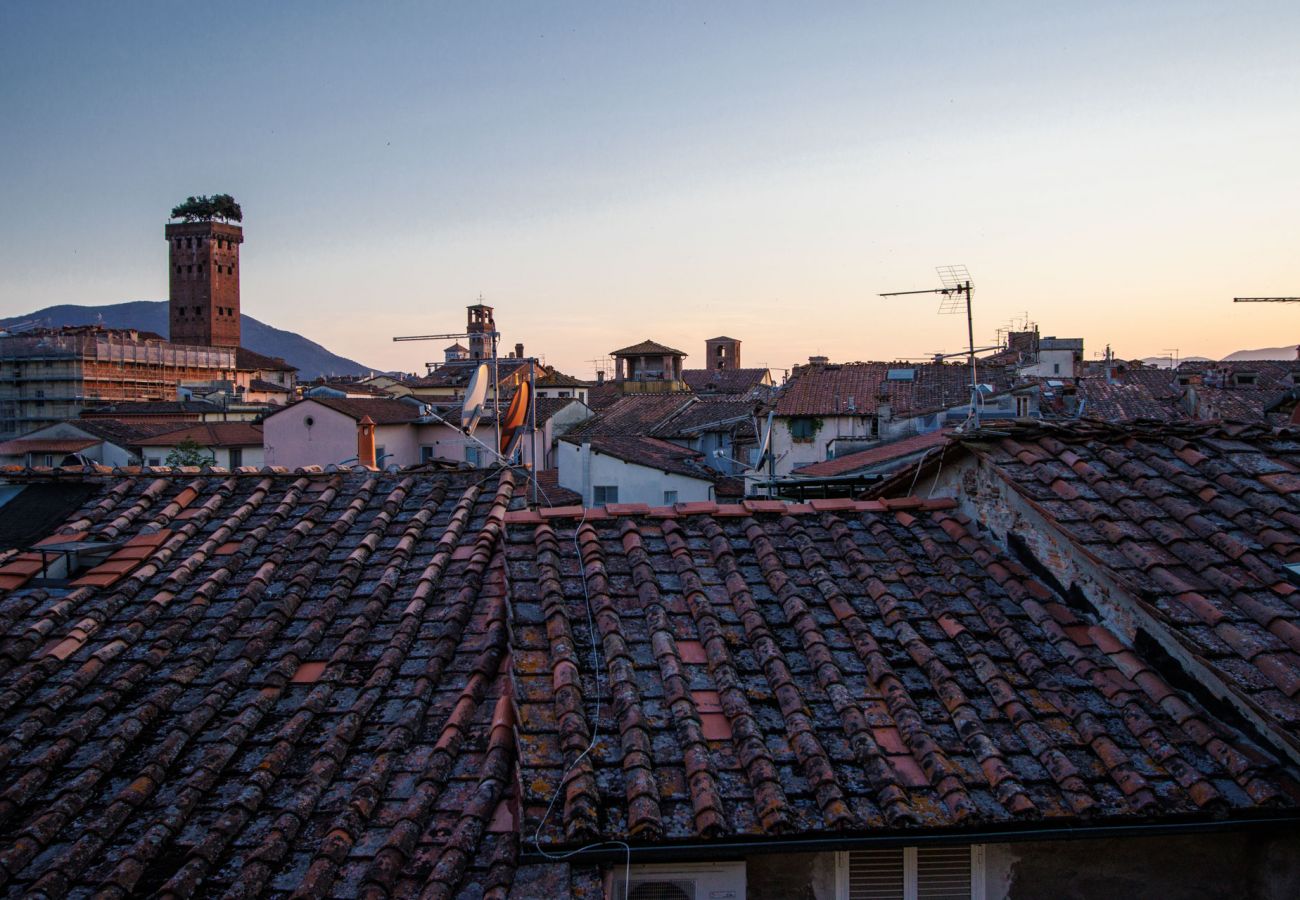 Apartamento em Lucca - Casa Marta, Luxury 2 Bedrooms Apartment with Terrace Inside the Walls of Lucca Apartamento em Lucca - Casa Marta, Luxury 2 Bedrooms Apartment with Terrace Inside the Walls of Lucca