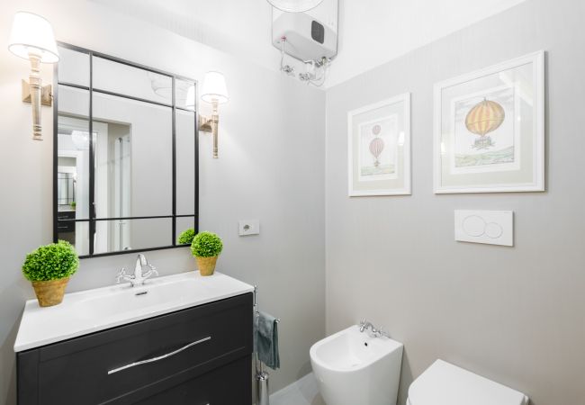 Apartamento em Lucca - A private outdoor, 2 Bedrooms and a Pool inside Lucca Apartamento em Lucca - A private outdoor, 2 Bedrooms and a Pool inside Lucca