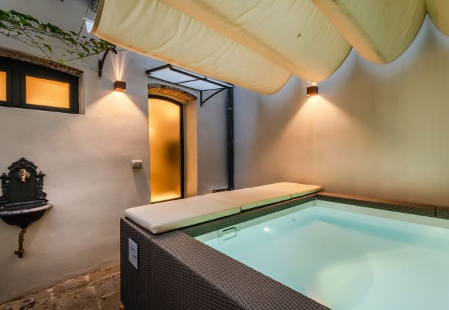 Apartamento em Lucca - A private outdoor, 2 Bedrooms and a Pool inside Lucca Apartamento em Lucca - A private outdoor, 2 Bedrooms and a Pool inside Lucca