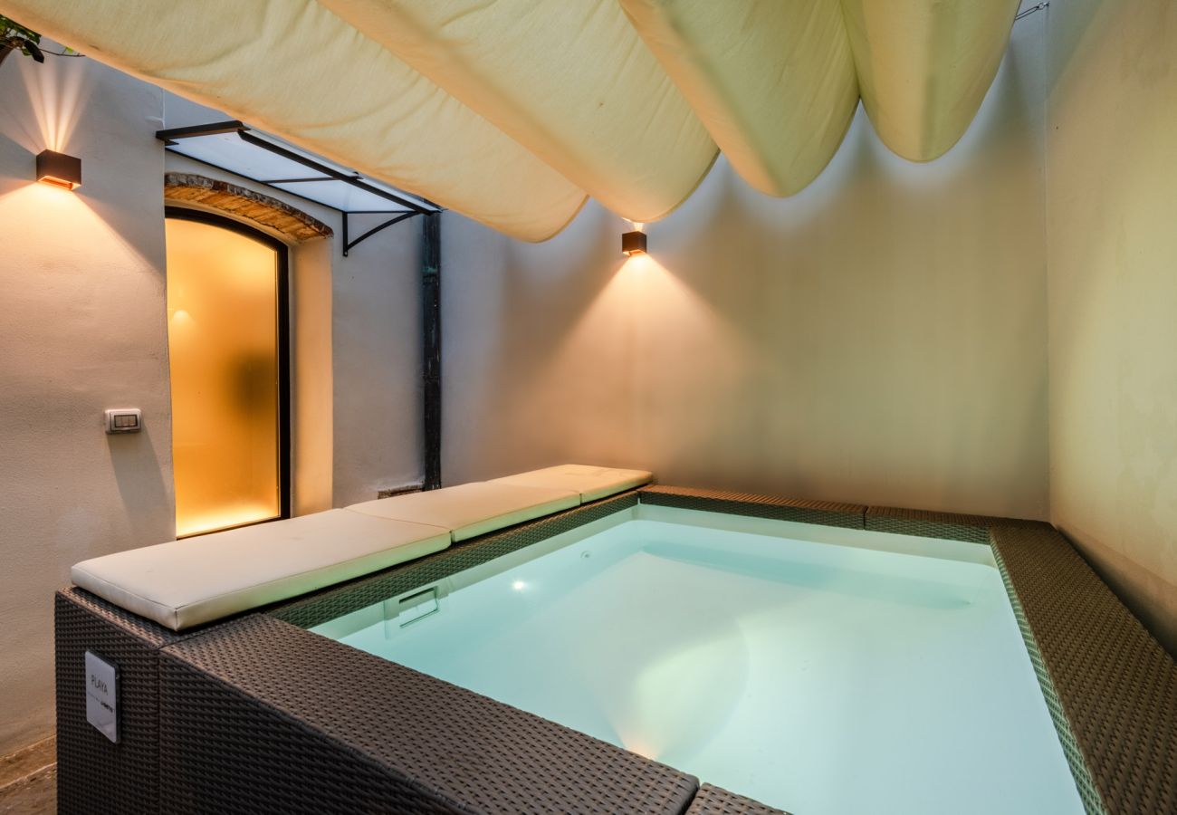 Apartamento em Lucca - A private outdoor, 2 Bedrooms and a Pool inside Lucca