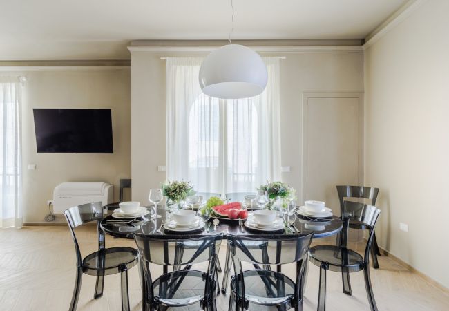 Apartamento em Lucca - Luxury Modern Apartment with Elevator and Balcony inside the Walls of Lucca Apartamento em Lucca - Luxury Modern Apartment with Elevator and Balcony inside the Walls of Lucca