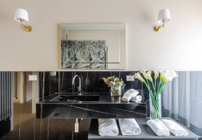 Apartamento em Lucca - Luxury Modern Apartment with Elevator and Balcony inside the Walls of Lucca Apartamento em Lucca - Luxury Modern Apartment with Elevator and Balcony inside the Walls of Lucca