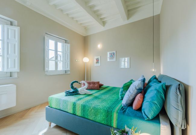 Apartamento em Lucca - Casa Pino 2 bedrooms 2 bathrooms contemporary apartment facing Piazza Anfiteatro Apartamento em Lucca - Casa Pino 2 bedrooms 2 bathrooms contemporary apartment facing Piazza Anfiteatro
