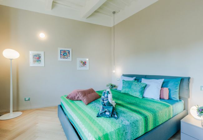 Apartamento em Lucca - Casa Pino 2 bedrooms 2 bathrooms contemporary apartment facing Piazza Anfiteatro Apartamento em Lucca - Casa Pino 2 bedrooms 2 bathrooms contemporary apartment facing Piazza Anfiteatro