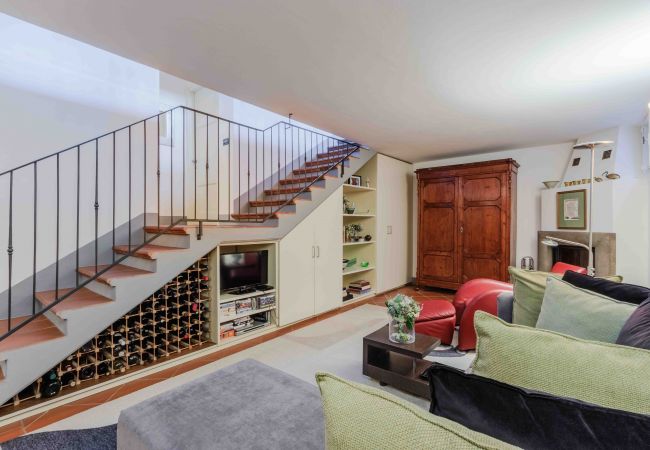 Villa em Lucca - Villa Debby, 2 bedrooms Farmhouse with Pool on the Hills of Lucca Villa em Lucca - Villa Debby, 2 bedrooms Farmhouse with Pool on the Hills of Lucca