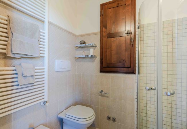 Villa em Lucca - Villa Debby, 2 bedrooms Farmhouse with Pool on the Hills of Lucca Villa em Lucca - Villa Debby, 2 bedrooms Farmhouse with Pool on the Hills of Lucca