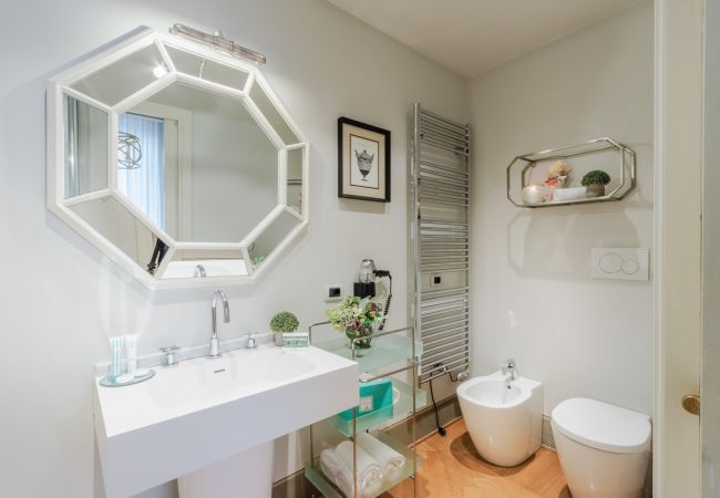 Apartamento em Lucca - The Lucca Heritage Retreat, a Spacious Home with Outdoor inside the Walls of Lucca Apartamento em Lucca - The Lucca Heritage Retreat, a Spacious Home with Outdoor inside the Walls of Lucca