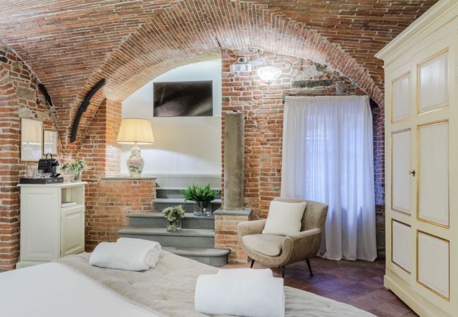 Apartamento em Lucca - The Lucca Heritage Retreat, a Spacious Home with Outdoor inside the Walls of Lucca Apartamento em Lucca - The Lucca Heritage Retreat, a Spacious Home with Outdoor inside the Walls of Lucca