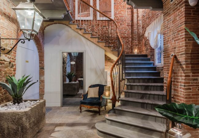 Apartamento em Lucca - The Lucca Heritage Retreat, a Spacious Home with Outdoor inside the Walls of Lucca Apartamento em Lucca - The Lucca Heritage Retreat, a Spacious Home with Outdoor inside the Walls of Lucca