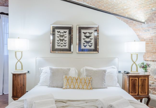 Apartamento em Lucca - The Lucca Heritage Retreat, a Spacious Home with Outdoor inside the Walls of Lucca Apartamento em Lucca - The Lucca Heritage Retreat, a Spacious Home with Outdoor inside the Walls of Lucca