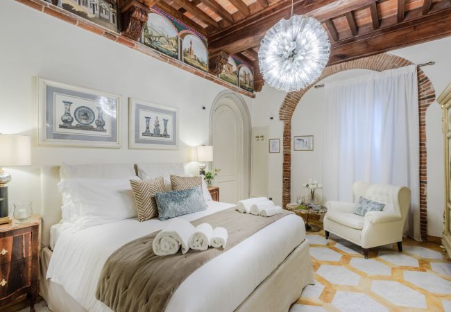 Apartamento em Lucca - The Lucca Heritage Retreat, a Spacious Home with Outdoor inside the Walls of Lucca Apartamento em Lucca - The Lucca Heritage Retreat, a Spacious Home with Outdoor inside the Walls of Lucca