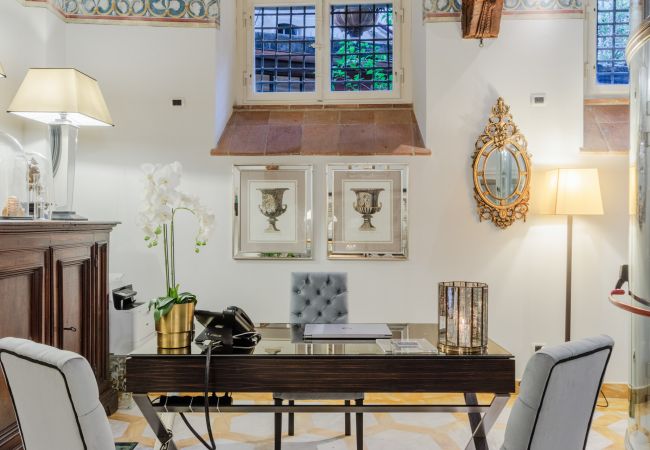 Apartamento em Lucca - The Lucca Heritage Retreat, a Spacious Home with Outdoor inside the Walls of Lucca Apartamento em Lucca - The Lucca Heritage Retreat, a Spacious Home with Outdoor inside the Walls of Lucca