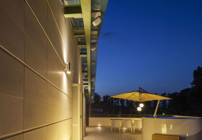 Apartamento em Lucca - Canticle Lucca Luxury Apartment with Elevator, Terrace, Parking and Jacuzzi Apartamento em Lucca - Canticle Lucca Luxury Apartment with Elevator, Terrace, Parking and Jacuzzi