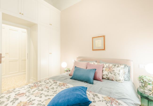 Apartamento em Lucca - Elevate Your Living: Heritage Meets Modernity Apartamento em Lucca - Elevate Your Living: Heritage Meets Modernity