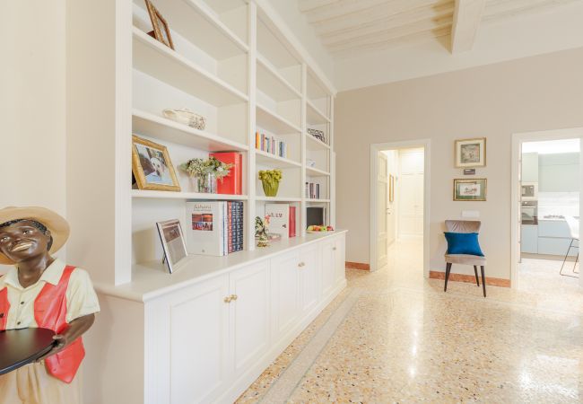 Apartamento em Lucca - Elevate Your Living: Heritage Meets Modernity Apartamento em Lucca - Elevate Your Living: Heritage Meets Modernity