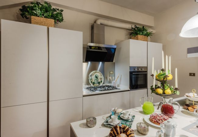 Apartamento em Lucca - Casa Celeste 3 Bedrooms Apartment with Terrace Inside Lucca Apartamento em Lucca - Casa Celeste 3 Bedrooms Apartment with Terrace Inside Lucca
