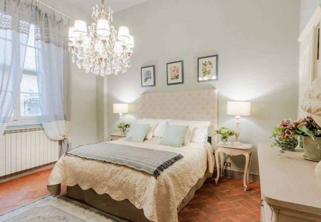 Apartamento em Lucca - Casa Celeste 3 Bedrooms Apartment with Terrace Inside Lucca Apartamento em Lucca - Casa Celeste 3 Bedrooms Apartment with Terrace Inside Lucca