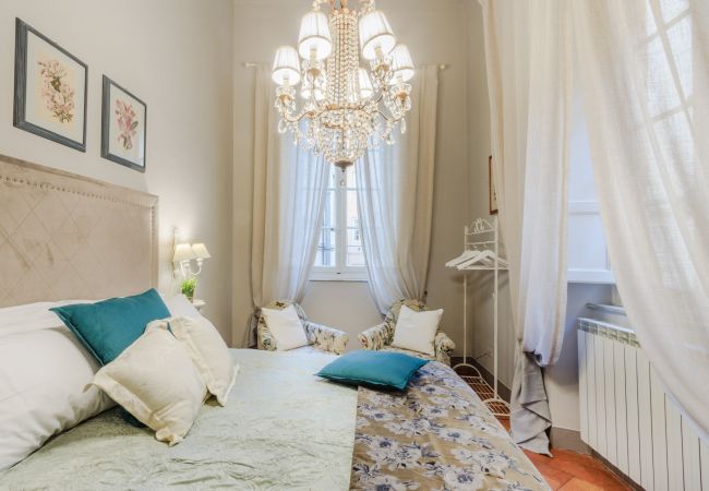 Apartamento em Lucca - Casa Celeste 3 Bedrooms Apartment with Terrace Inside Lucca Apartamento em Lucca - Casa Celeste 3 Bedrooms Apartment with Terrace Inside Lucca