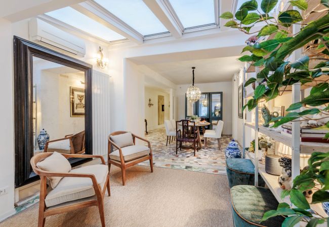 Apartamento em Lucca - Luxury Home, Private Garden and Jacuzzi inside Lucca Apartamento em Lucca - Luxury Home, Private Garden and Jacuzzi inside Lucca