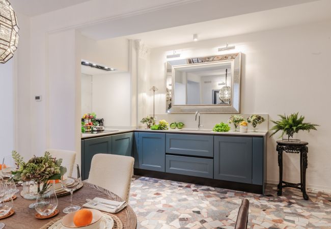 Apartamento em Lucca - Luxury Home, Private Garden and Jacuzzi inside Lucca Apartamento em Lucca - Luxury Home, Private Garden and Jacuzzi inside Lucca