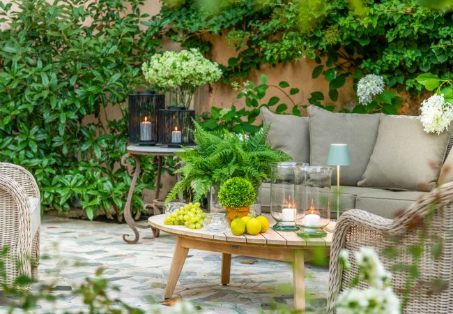 Apartamento em Lucca - Luxury Home, Private Garden and Jacuzzi inside Lucca Apartamento em Lucca - Luxury Home, Private Garden and Jacuzzi inside Lucca