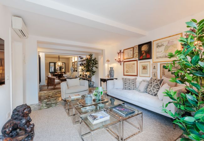 Apartamento em Lucca - Luxury Home, Private Garden and Jacuzzi inside Lucca Apartamento em Lucca - Luxury Home, Private Garden and Jacuzzi inside Lucca