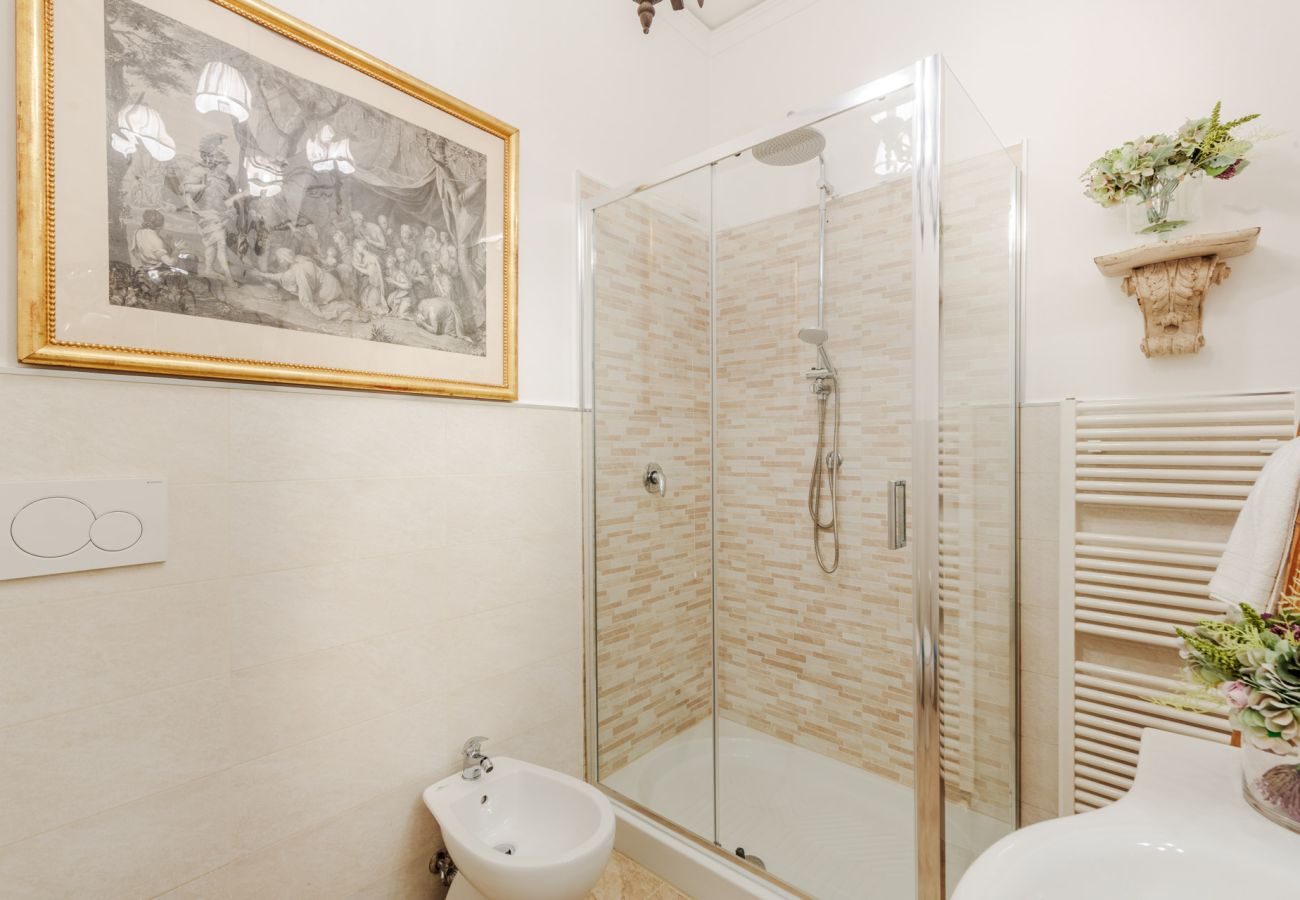 Apartamento em Lucca - Luxury Home, Private Garden and Jacuzzi inside Lucca Apartamento em Lucca - Luxury Home, Private Garden and Jacuzzi inside Lucca