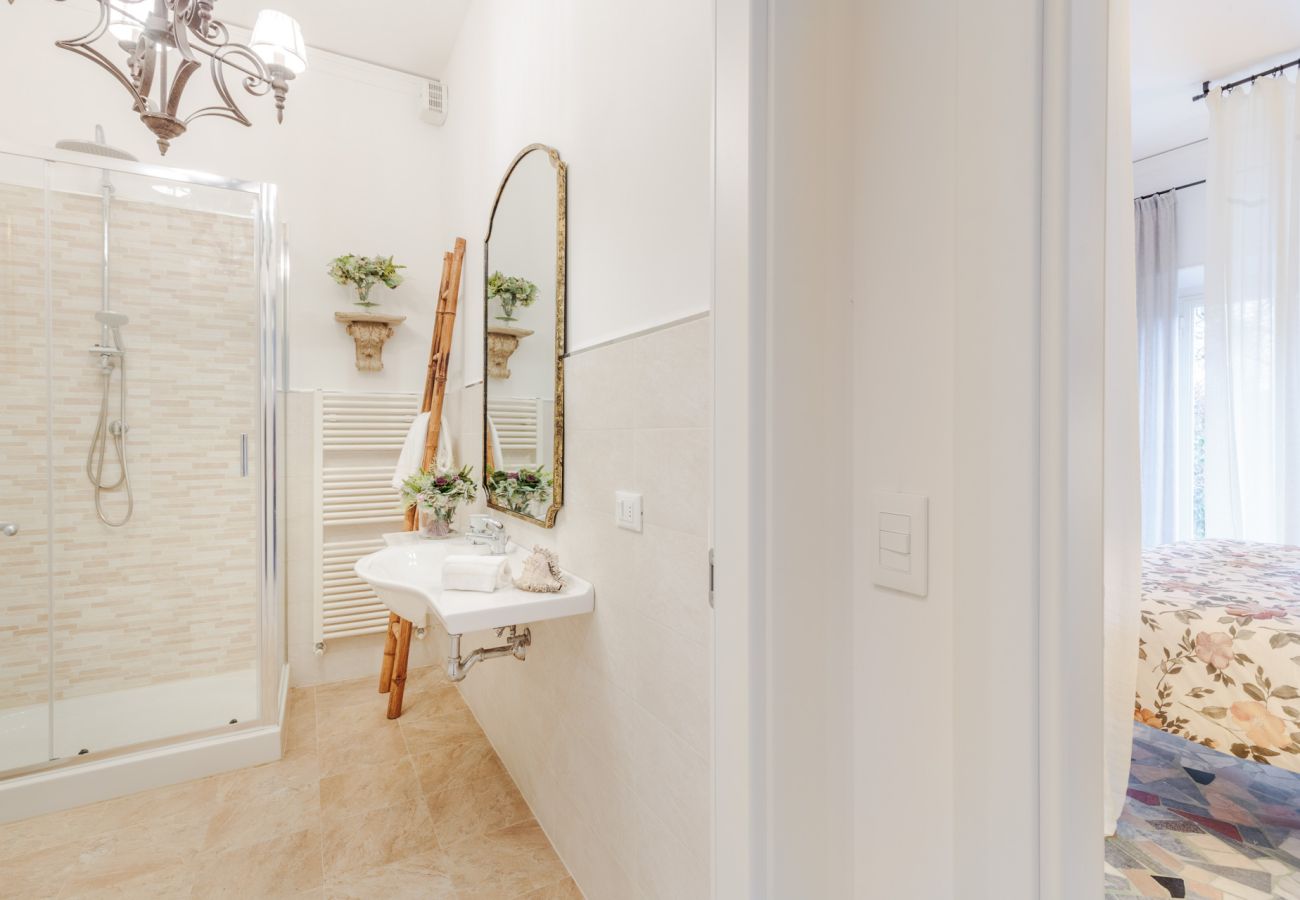 Apartamento em Lucca - Luxury Home, Private Garden and Jacuzzi inside Lucca Apartamento em Lucca - Luxury Home, Private Garden and Jacuzzi inside Lucca