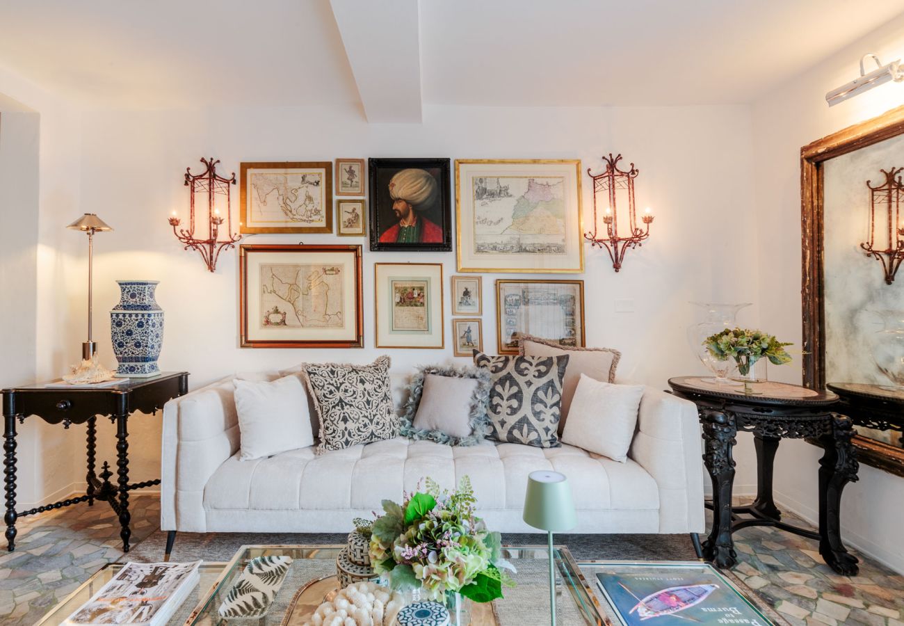 Apartamento em Lucca - Luxury Home, Private Garden and Jacuzzi inside Lucca Apartamento em Lucca - Luxury Home, Private Garden and Jacuzzi inside Lucca