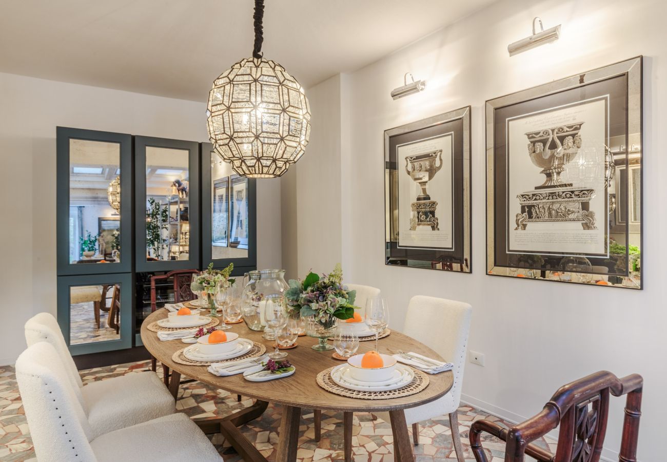 Apartamento em Lucca - Luxury Home, Private Garden and Jacuzzi inside Lucca Apartamento em Lucca - Luxury Home, Private Garden and Jacuzzi inside Lucca