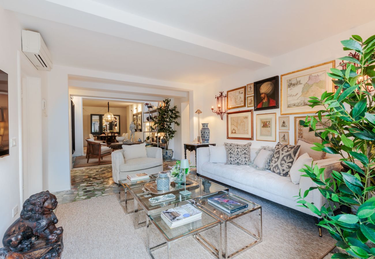 Apartamento em Lucca - Luxury Home, Private Garden and Jacuzzi inside Lucca Apartamento em Lucca - Luxury Home, Private Garden and Jacuzzi inside Lucca