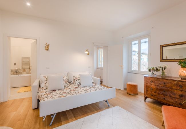 Apartamento em Lucca - Casa Daria, Modern 4 Bedrooms Apartment inside the Walls of Lucca  Apartamento em Lucca - Casa Daria, Modern 4 Bedrooms Apartment inside the Walls of Lucca