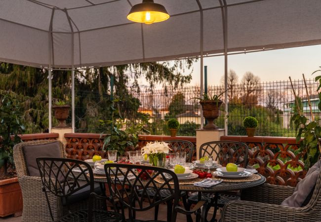 Apartamento em Lucca - Modern 3 Bedrooms Apartment with Terrace inside the Walls of Lucca Apartamento em Lucca - Modern 3 Bedrooms Apartment with Terrace inside the Walls of Lucca