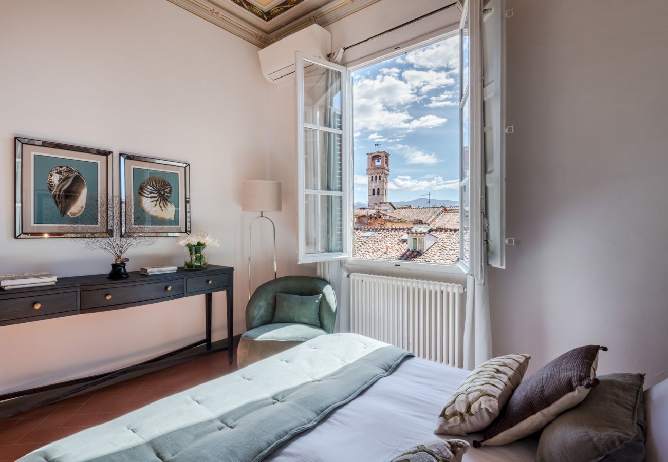 Apartamento em Lucca - Modern Panoramic Penthouse with Elevator inside the Walls of Lucca Apartamento em Lucca - Modern Panoramic Penthouse with Elevator inside the Walls of Lucca
