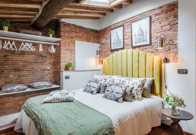 Apartamento em Lucca - Dorina Penthouse 2 bedrooms 2 bathrooms inside the Lucca Walls Apartamento em Lucca - Dorina Penthouse 2 bedrooms 2 bathrooms inside the Lucca Walls