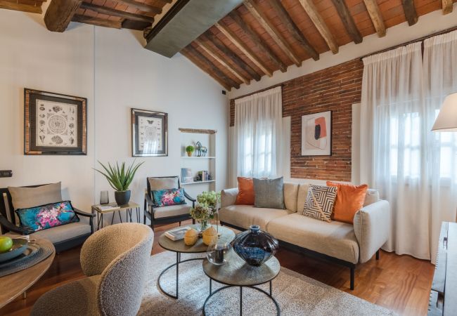 Apartamento em Lucca - Dorina Penthouse 2 bedrooms 2 bathrooms inside the Lucca Walls Apartamento em Lucca - Dorina Penthouse 2 bedrooms 2 bathrooms inside the Lucca Walls