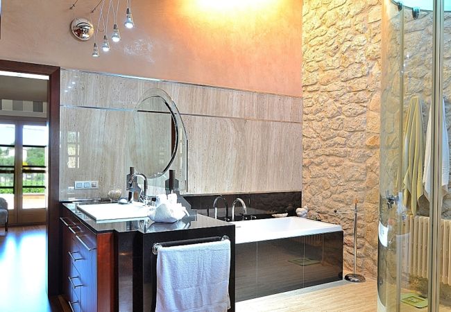 Villa em Binissalem - Casa Binissagar II 106 lujosa villa con piscina privada, sauna, jacuzzi, zona infantil y barbacoa Villa em Binissalem - Casa Binissagar II 106 lujosa villa con piscina privada, sauna, jacuzzi, zona infantil y barbacoa