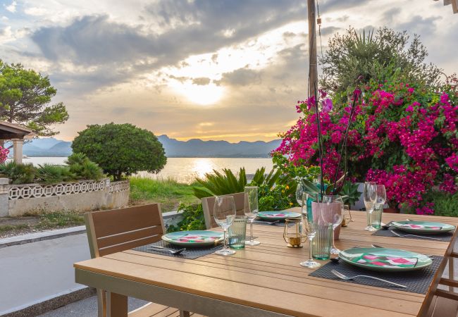 Villa em Alcúdia - Villa Manresa en primera línea de la playa by Mallorca Charme