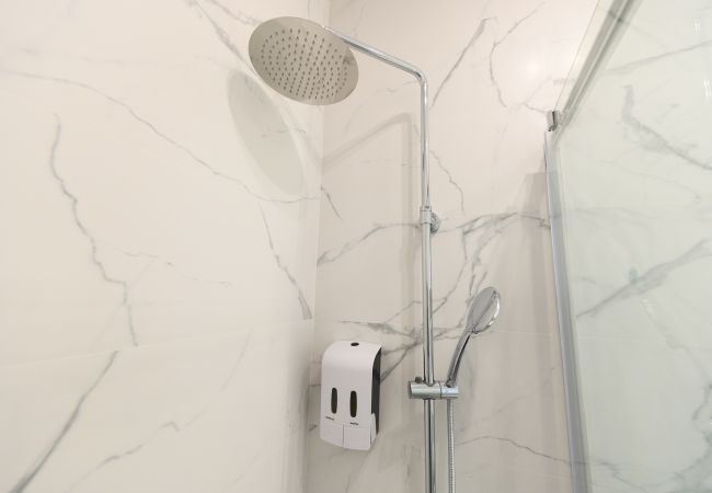 Apartamento em Madrid - Elegancia y Funcionalidad en San Bernardo: Piso con Baños en Suite Apartamento em Madrid - Elegancia y Funcionalidad en San Bernardo: Piso con Baños en Suite