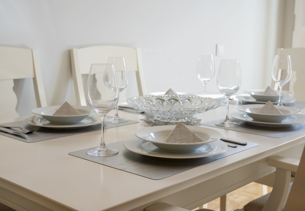 Apartamento em Madrid - Acogedor piso con balcones en el centro de Madrid , a unos pasos de la Plaza Mayor .Temporal Apartamento em Madrid - Acogedor piso con balcones en el centro de Madrid , a unos pasos de la Plaza Mayor .Temporal