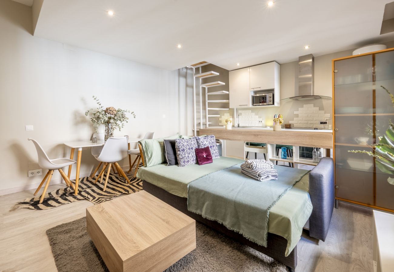 Apartamento em Madrid - Dúplex con encanto en Chamberí : Comodidad y diseño en dos niveles .Temporal  Apartamento em Madrid - Dúplex con encanto en Chamberí : Comodidad y diseño en dos niveles .Temporal