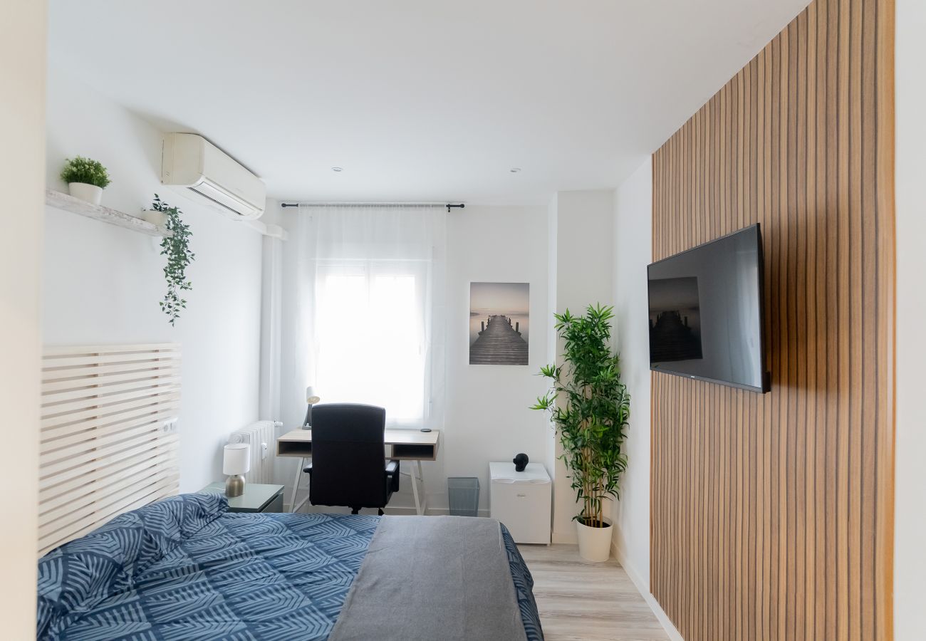 Quarto em Madrid - Paris: habitación con confort, comodidad y áreas compartidas Chamartín – Temporal Quarto em Madrid - Paris: habitación con confort, comodidad y áreas compartidas Chamartín – Temporal