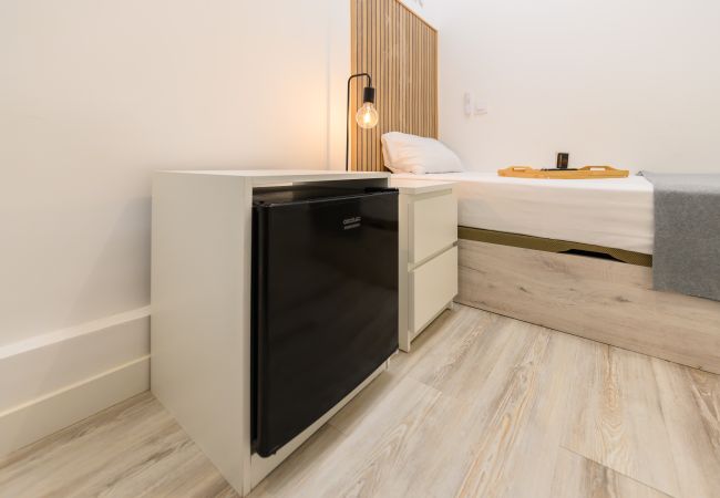 Quarto em Madrid - Singapur: habitación con comodidad y zonas compartidas Gran Vía-Madrid.Temporal Quarto em Madrid - Singapur: habitación con comodidad y zonas compartidas Gran Vía-Madrid.Temporal