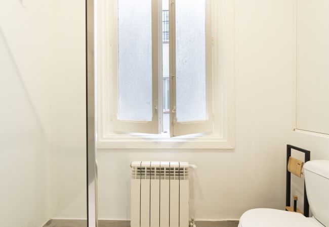 Quarto em Madrid - Berlín: habitación con comodidad y zonas compartidas Gran Vía-Madrid.Temporal Quarto em Madrid - Berlín: habitación con comodidad y zonas compartidas Gran Vía-Madrid.Temporal