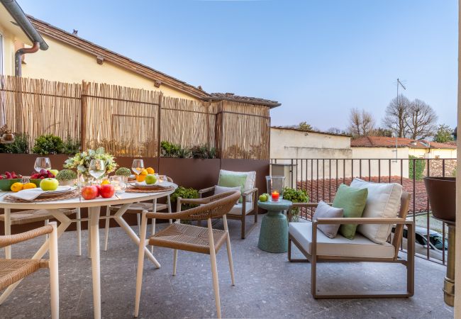 Apartamento em Lucca - Modern Elegance inside Lucca Walls – with Terrace Apartamento em Lucca - Modern Elegance inside Lucca Walls – with Terrace