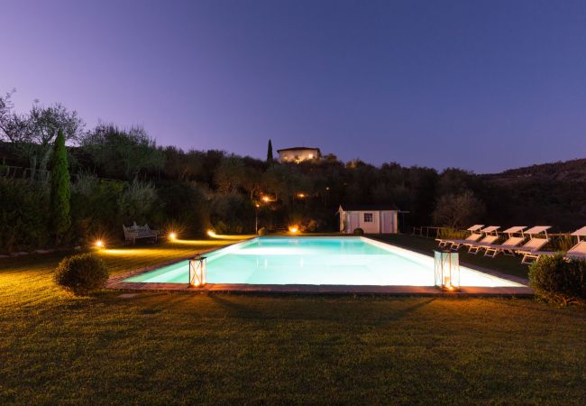 Villa em Lucca - Romantic Farmhouse with Oversize Panoramic Pool Villa em Lucca - Romantic Farmhouse with Oversize Panoramic Pool