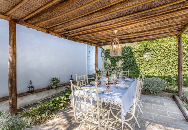 Villa em Lucca - Romantic Farmhouse with Oversize Panoramic Pool Villa em Lucca - Romantic Farmhouse with Oversize Panoramic Pool
