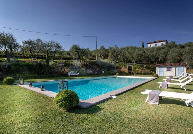 Villa em Lucca - Romantic Farmhouse with Oversize Panoramic Pool Villa em Lucca - Romantic Farmhouse with Oversize Panoramic Pool