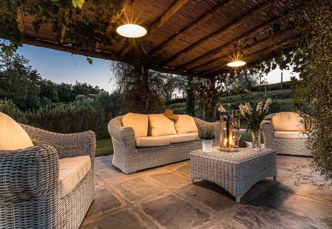 Villa em Lucca - Romantic Farmhouse with Oversize Panoramic Pool Villa em Lucca - Romantic Farmhouse with Oversize Panoramic Pool