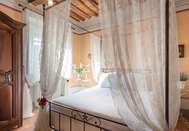 Villa em Lucca - Romantic Farmhouse with Oversize Panoramic Pool Villa em Lucca - Romantic Farmhouse with Oversize Panoramic Pool